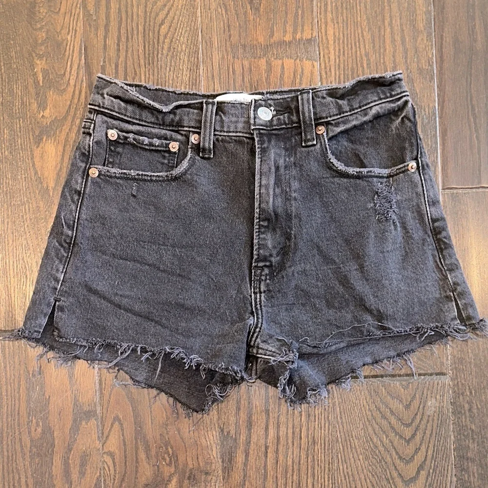 Abercrombie & Fitch the MOM short high rise Black Denim Women Shorts size 0/25